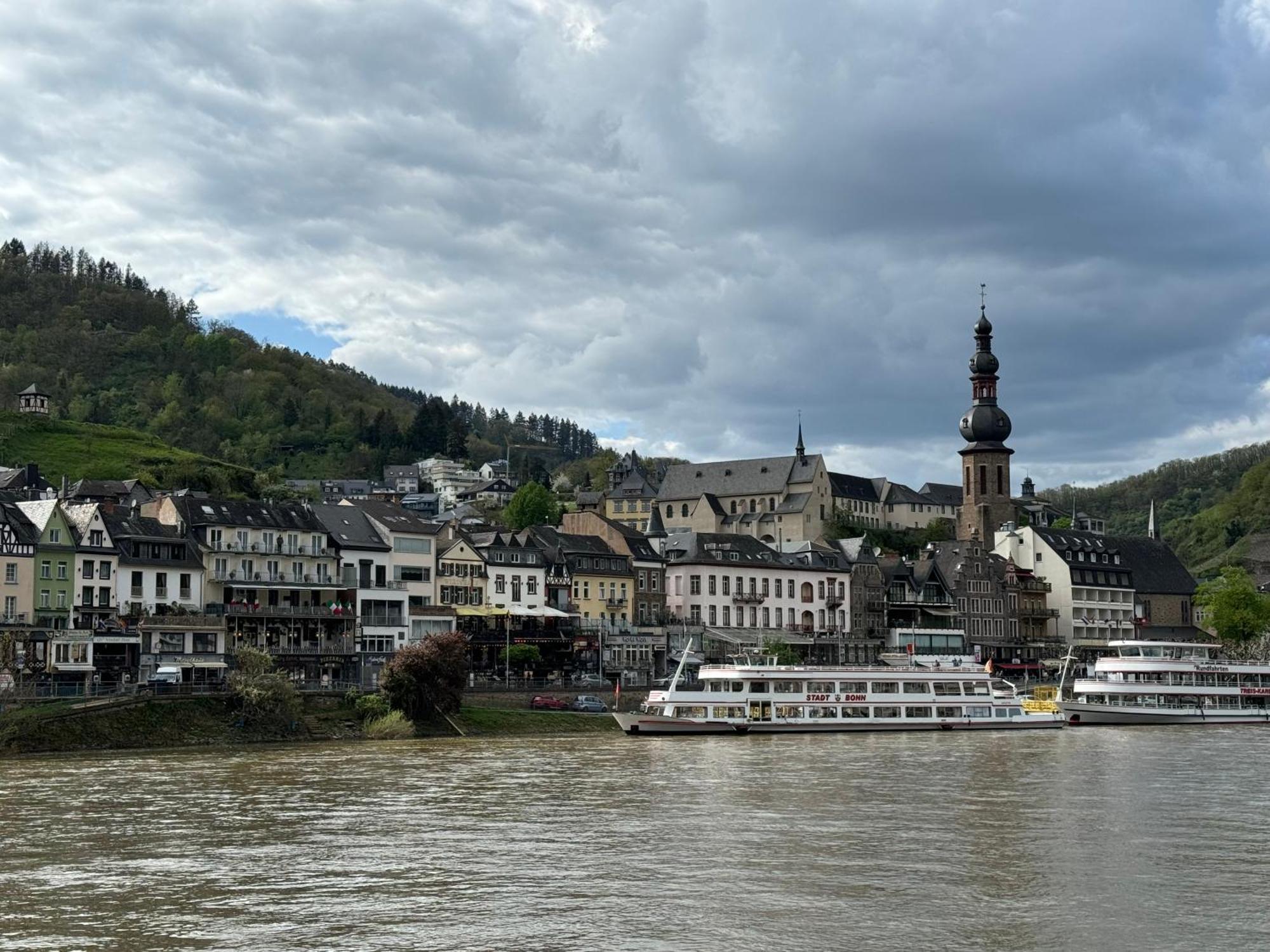 Holiday Apartment Mit Moselblick Im Moselhaus Cochem Exterior photo