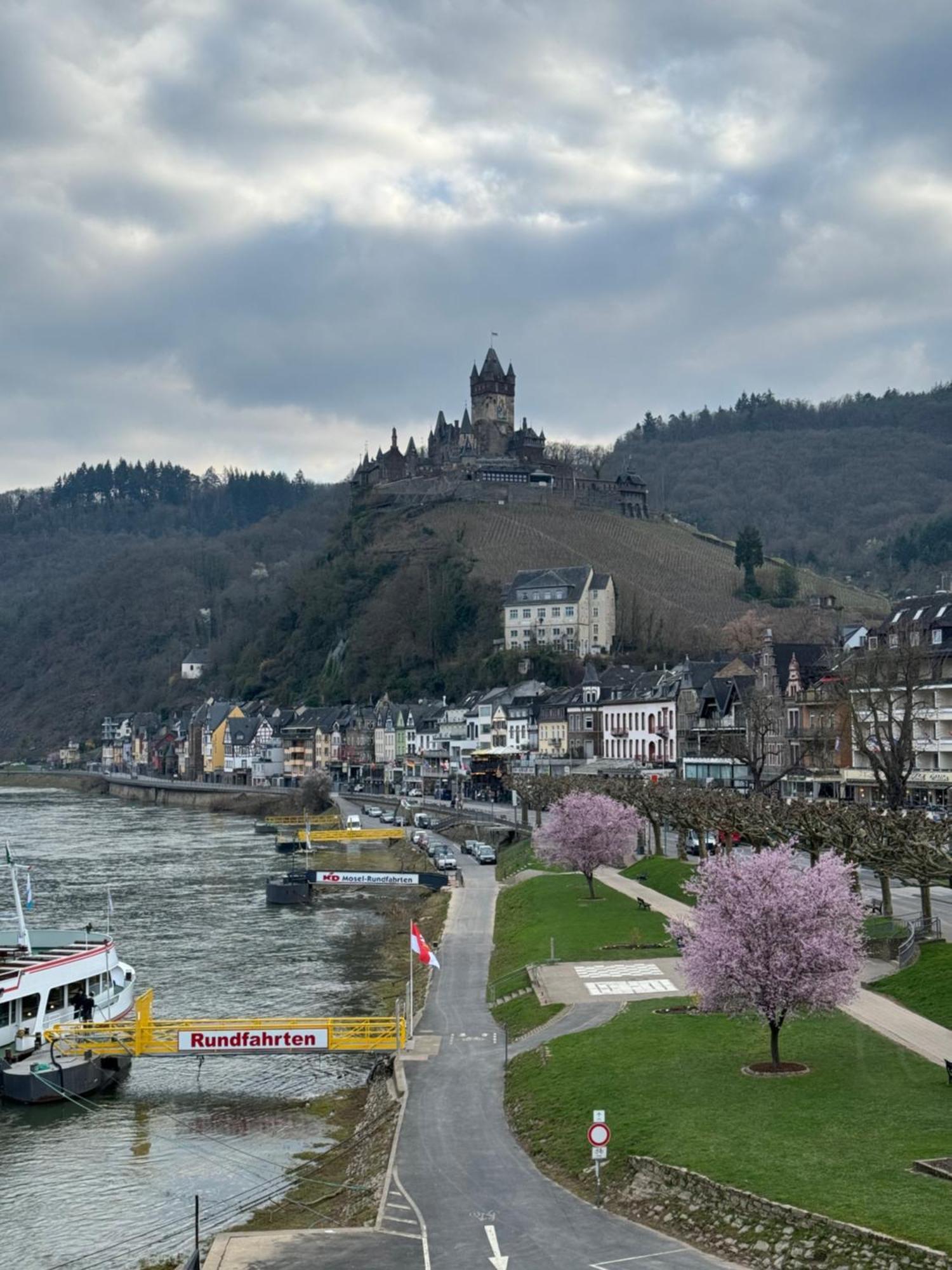 Holiday Apartment Mit Moselblick Im Moselhaus Cochem Exterior photo